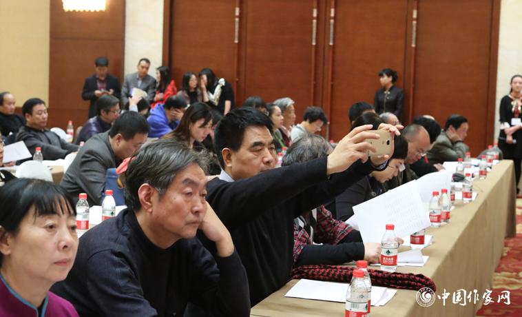 11月29日，與會者會場拍照留念