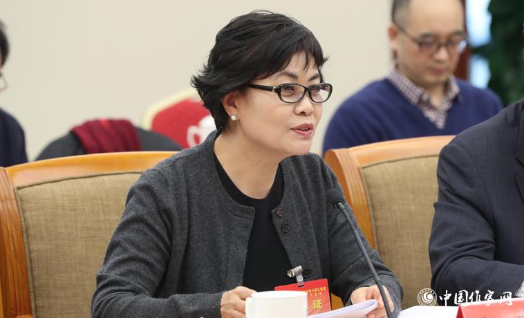 11月28日，鐵凝主持中國作協(xié)八屆十一次主席團會。