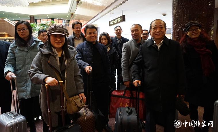 11月28日，中國作協(xié)第九次全國代表大會與會代表團報到。
