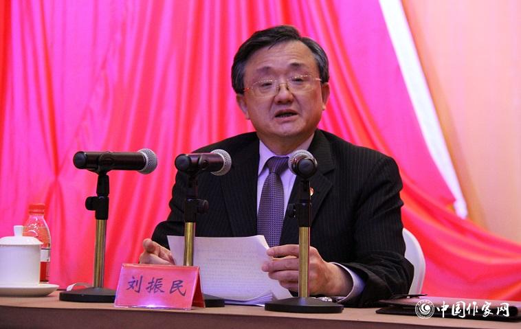 12月2日下午，外交部副部長劉振民為代表們作國際形勢與外交工作報告。