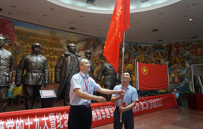 深入歷史現(xiàn)場，挖掘英雄事跡