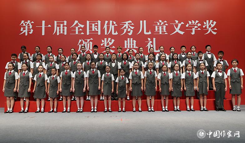 9月22日，第十屆全國(guó)優(yōu)秀兒童文學(xué)獎(jiǎng)?lì)C獎(jiǎng)典禮在北京舉行，中央少年廣播合唱團(tuán)在現(xiàn)場(chǎng)演出