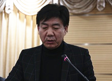 劉川鄂：迎合還是提升？在精神消費(fèi)多樣化、文學(xué)創(chuàng)作邊緣化、文學(xué)批評(píng)更加邊緣化的當(dāng)下，批評(píng)文體駁雜、批評(píng)問題意識(shí)薄弱、批評(píng)的有效性普遍缺失。[詳細(xì)]