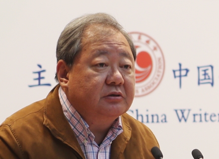 吉狄馬加：文學(xué)是讓我們靈魂相通的紐帶今天是一個(gè)復(fù)雜的世界，人類(lèi)面臨著共同的困境、機(jī)遇和挑戰(zhàn)，命運(yùn)前所未有地聯(lián)結(jié)在一起。[詳細(xì)]