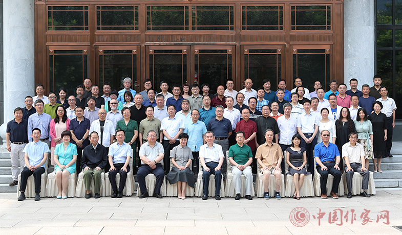 7月28日，第七屆魯迅文學(xué)獎(jiǎng)全體評委合影