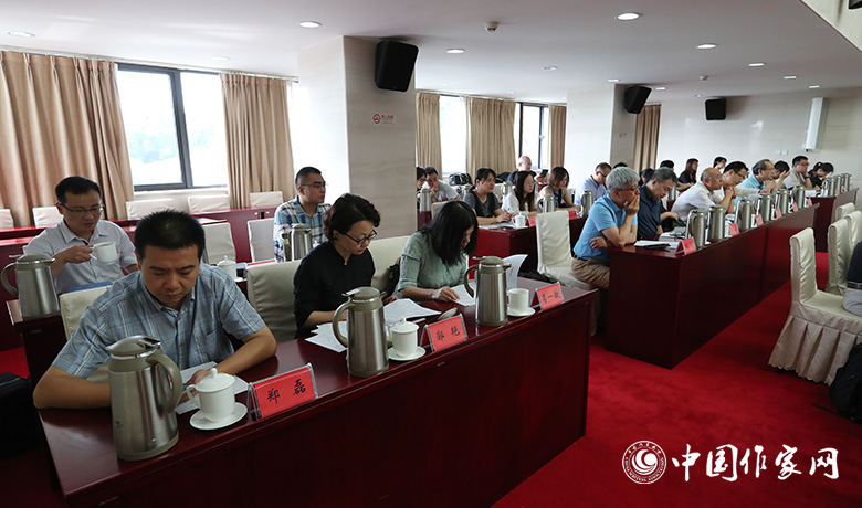 7月28日，第七屆魯迅文學(xué)獎(jiǎng)各評委會(huì)全體會(huì)現(xiàn)場