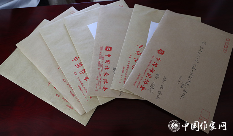 8月11日，第七屆魯迅文學(xué)獎(jiǎng)終評選票情況蓋章封存