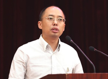 紀紅建：做人民心聲的傳遞者　　方向是根本，行動是關鍵，報告文學作家更需要扎扎實實、默默無聞地行走、記錄、思考和報告。[詳細]