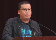 肖江虹：帶著詩意前行　　作家用筆講述人類在時代里面的困境。我們每個人都有困境，作家需要發(fā)現(xiàn)困境講述困境。[詳細]