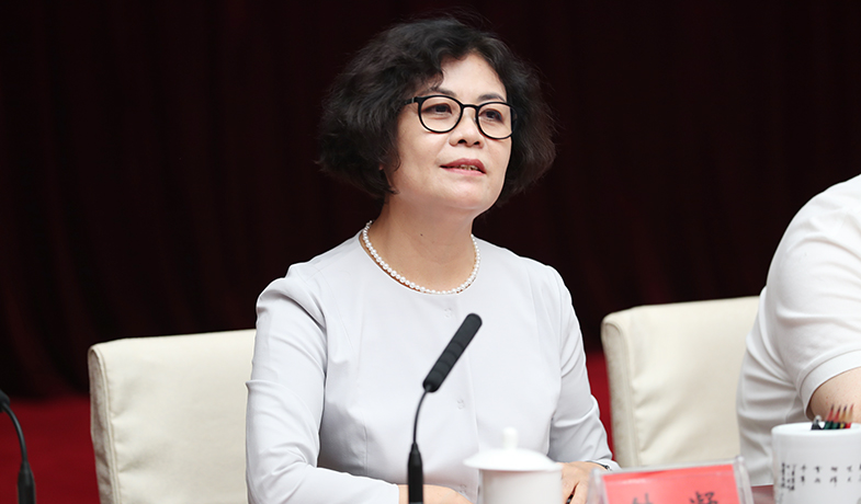 8月16日，中國(guó)作協(xié)主席鐵凝出席第十屆茅盾文學(xué)獎(jiǎng)第七次全體會(huì)并講話