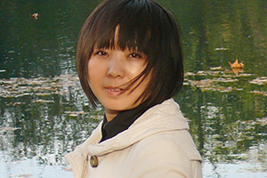 報告文學獎：《海雀，海雀》作者：王華（仡佬族）         獲獎感言　　海雀被一大片森林摟著，房舍間，還有各家根據自己的喜歡種的各種果樹、花樹。幾輪的房改工程，已經將這里的民房統一了風格，道路也全部硬化了，半坡還有一個小廣場，村里有了拿工資的清潔工——海雀很美。以至于，我都不太相信曾經的海雀真是資料上介紹的那個樣子——一個“苦甲天下”、不適合人居的地方……