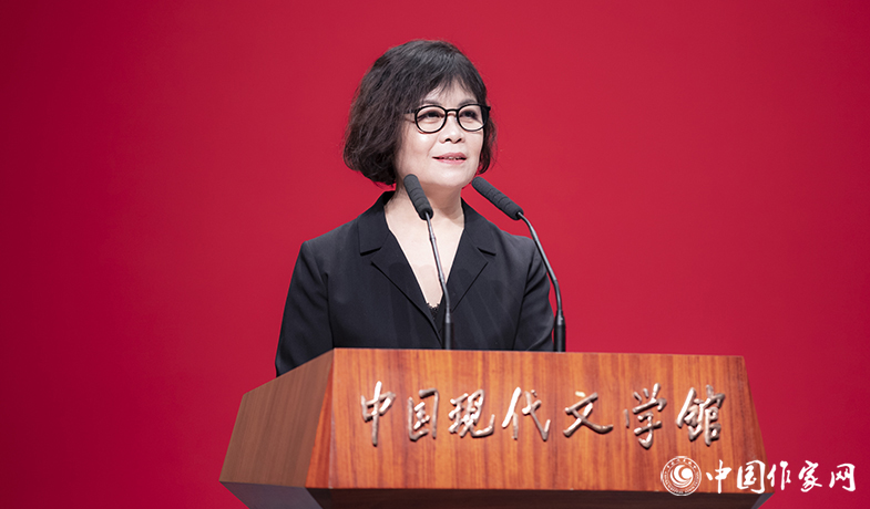 9月25日晚，中國作家協會主席鐵凝在第十二屆少數民族文學創(chuàng)作駿馬獎頒獎典禮上致辭