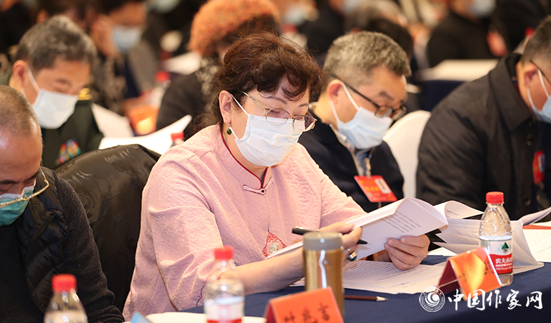 12月12日，中國作家協(xié)會第九屆全國委員會第六次全體會議在京舉行