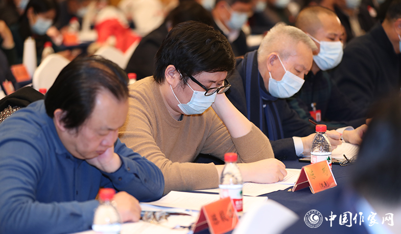 12月12日，中國作家協(xié)會第九屆全國委員會第六次全體會議在京舉行