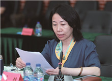 劉瓊：《講話》的立場、態(tài)度和文藝觀“為什么人的問題，是一個根本的問題，原則的問題”“必須明確地徹底地解決它”。[詳細]