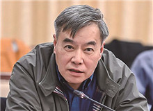 潘凱雄：“文藝批評是一個復(fù)雜的問題”《講話》明確指出：“文藝界的主要的斗爭方法之一，是文藝批評?！蔽乃嚺u就要褒優(yōu)貶劣……[詳細]