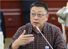 陳福民：暴風(fēng)雨中他們的微笑　　孫甘露從大處著眼從小處著墨，截取了浩瀚歷史和即將席卷南北中國(guó)的風(fēng)暴之一瞬。[詳細(xì)]