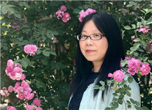 葉彌談孔燕妮：一個(gè)真正的女人是為愛(ài)而生的　　35歲這個(gè)年齡是屬于不上不下的，她既沒(méi)有那么年輕，但是又不是那么衰老。[詳細(xì)]