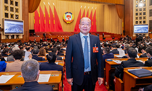 全國(guó)政協(xié)委員，中國(guó)電視藝術(shù)家協(xié)會(huì)分黨組書(shū)記、駐會(huì)副主席、秘書(shū)長(zhǎng)范宗釵