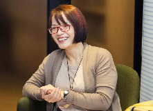申霞艷：生如蟻而美如神　　胡學(xué)文出示的是當(dāng)代眼光，他正視并升華當(dāng)代生活經(jīng)驗，大膽創(chuàng)造21世紀(jì)新傳統(tǒng)，這種傳統(tǒng)吸納過往，并與過往進行激烈抗辯。[詳細(xì)]