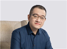 遠瞳：網(wǎng)絡是浮躁的，但網(wǎng)絡文學不是能夠成功走下來的作者，也在從浮躁轉(zhuǎn)向沉穩(wěn)，“穩(wěn)”是讓我們能在這條路上長遠走下去的基礎……[詳細]