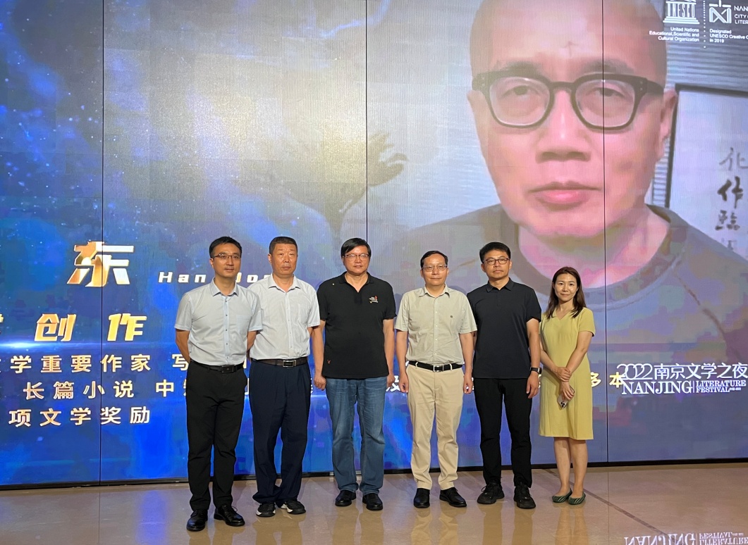 合影留念（右起：向南星、匡軍、聞一武、曹峰峻、潘劍、陳恒俊）