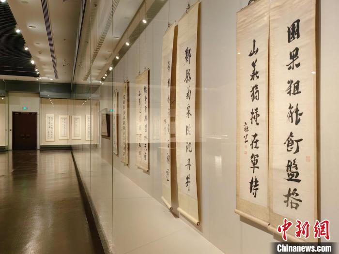 《歷史的星辰——近現(xiàn)代海派書(shū)法大展》在中華藝術(shù)宮(上海美術(shù)館)展出。　　中華藝術(shù)宮 供圖