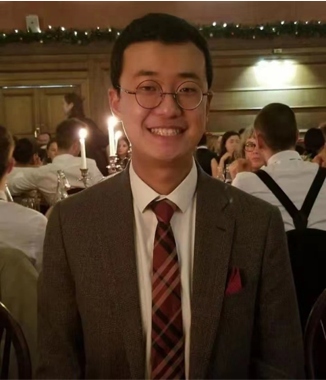 劉洋，南京大學(xué)英語系牛津大學(xué)英語系聯(lián)合培養(yǎng)博士，現(xiàn)任南京大學(xué)英語系助理研究員。主要研究方向為早期現(xiàn)代英國文學(xué)和現(xiàn)實主義文學(xué)。