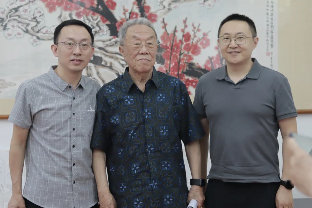 王蒙、沈杏培、李松睿2023年7月在北戴河