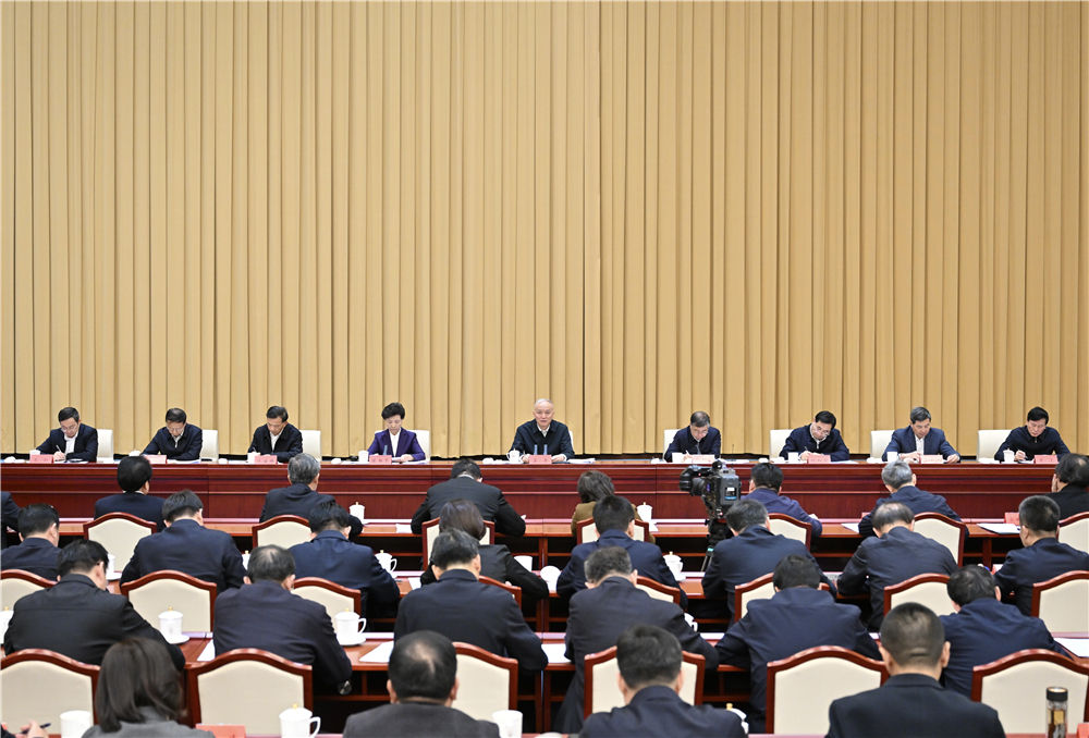 11月6日，學(xué)習(xí)貫徹習(xí)近平文化思想座談會(huì)在北京召開(kāi)，中共中央政治局常委、中央書(shū)記處書(shū)記蔡奇出席并講話。新華社記者 岳月偉 攝