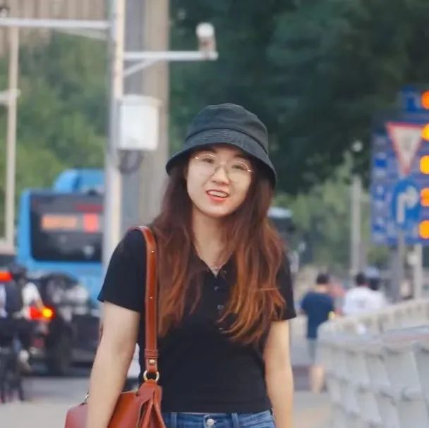 王秋實，中國作協(xié)網(wǎng)絡(luò)文學(xué)中心研究處干部。畢業(yè)于北京師范大學(xué)文學(xué)院、萊頓大學(xué)比較文學(xué)與文學(xué)理論專業(yè)，曾在游戲研發(fā)行業(yè)任七年世界觀、劇情及關(guān)卡設(shè)計師，多年游戲玩家。目前研究方向為網(wǎng)絡(luò)文學(xué)產(chǎn)業(yè)、網(wǎng)絡(luò)文學(xué)與游戲文化等。