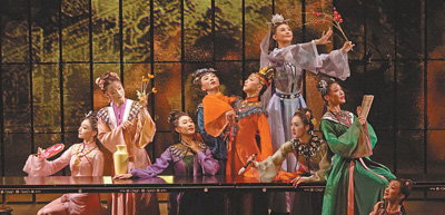 江蘇大劇院原創(chuàng)民族舞劇《紅樓夢》劇照。  　　祖忠人攝