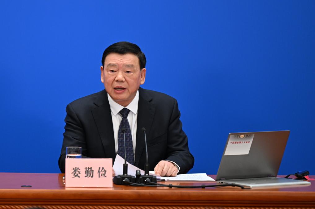 3月4日，十四屆全國人大二次會(huì)議在北京人民大會(huì)堂舉行新聞發(fā)布會(huì)。大會(huì)發(fā)言人婁勤儉就大會(huì)議程和人大工作相關(guān)問題回答中外記者的提問。 新華社記者 牟宇 攝