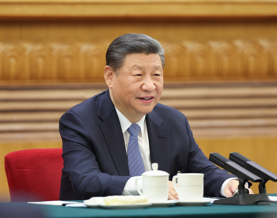 3月5日，中共中央總書記、國(guó)家主席、中央軍委主席習(xí)近平參加他所在的十四屆全國(guó)人大二次會(huì)議江蘇代表團(tuán)審議。新華社記者 鞠鵬 攝