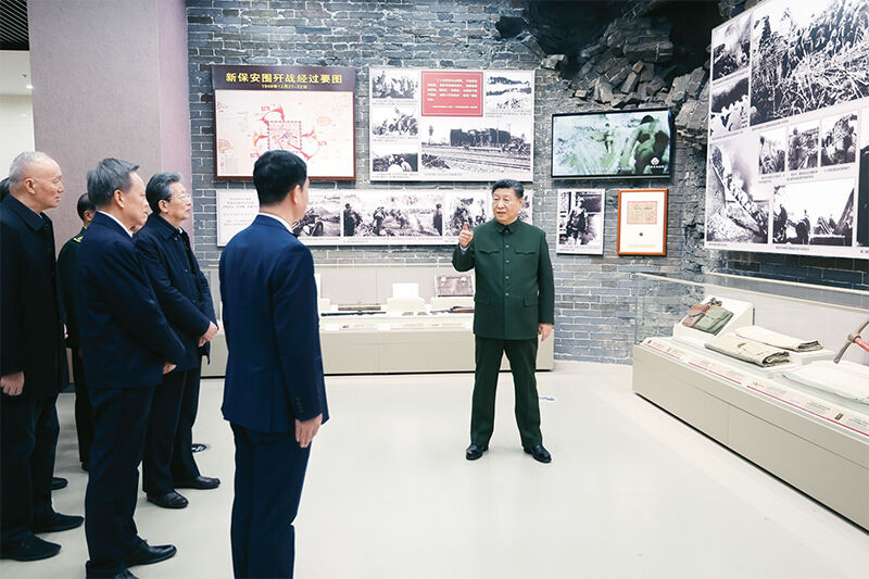 2024年2月1日至2日，中共中央總書(shū)記、國(guó)家主席、中央軍委主席習(xí)近平來(lái)到天津，看望慰問(wèn)基層干部群眾。這是2日上午，習(xí)近平在平津戰(zhàn)役紀(jì)念館考察。 新華社記者 鞠鵬/攝