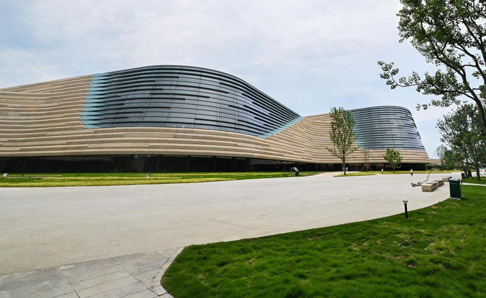 這是2023年7月26日拍攝的三星堆博物館新館外景。新華社記者 王曦 攝