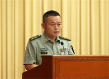 王昆：作家的青春捍衛(wèi)什么　　40天前的這個時刻，我正在西部邊境一個海拔5000米的前沿哨所，陪我前往邊境埡口的是一個年輕士兵……[詳細]
