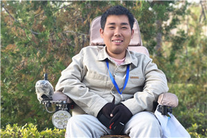 散文獎：《青白石階》 作者： 柳客行（回族）         獲獎感言在這里我首先要感謝駿馬獎評委對我的鼓勵和肯定。我覺得這份榮譽(yù)不僅僅屬于我個人，更屬于我的文學(xué)之路上給予我親切關(guān)懷和無私幫助的人們。是這些溫暖讓我真誠地愛著這個世界，讓我堅信文學(xué)的力量，以羸弱的身體守望文學(xué)理想。感謝在場的每一位領(lǐng)導(dǎo)和來賓，能夠聆聽一個無力舉起話筒的作者……