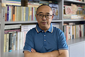 報告文學(xué)獎：《幸福的旋律——西藏脫貧交響曲》  作者：吉米平階（藏族）         獲獎感言時代的發(fā)展往往超越作家的經(jīng)驗和想象，在我還挖空心思用自己有限的能力想為所住村莊和遙遠(yuǎn)的鄉(xiāng)親做點什么的時候，波瀾壯闊的脫貧攻堅開始了。西藏是全國集中連片貧困程度最深地區(qū)之一，也是脫貧攻堅難度最大，成效最顯著的地方，我有幸作為參與者、親歷者和記錄者，見證了全過程。