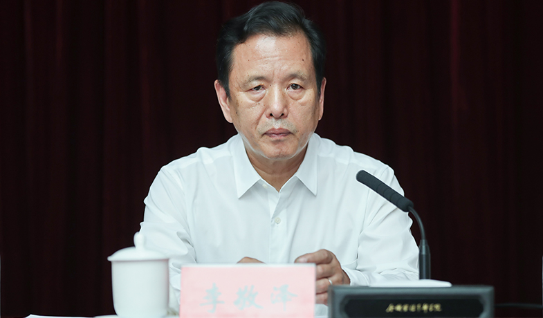 7月20日，評委會主任李敬澤主第一次全體會議