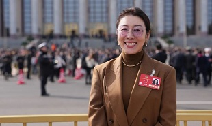 全國政協(xié)委員、北京市文聯(lián)副主席孟艷