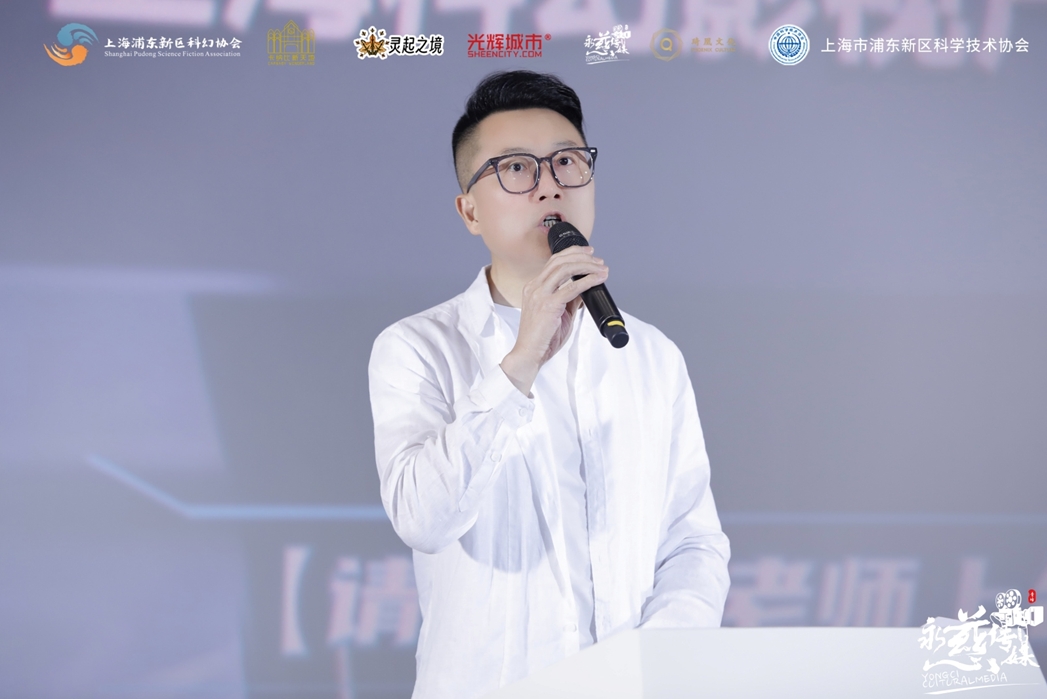 中國民營文化產業(yè)商會副會長戴曉軍致開幕辭。